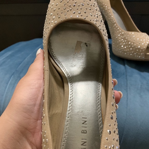 Gianni Bono Sz. 9.5 nude, studded heels - Picture 5 of 7